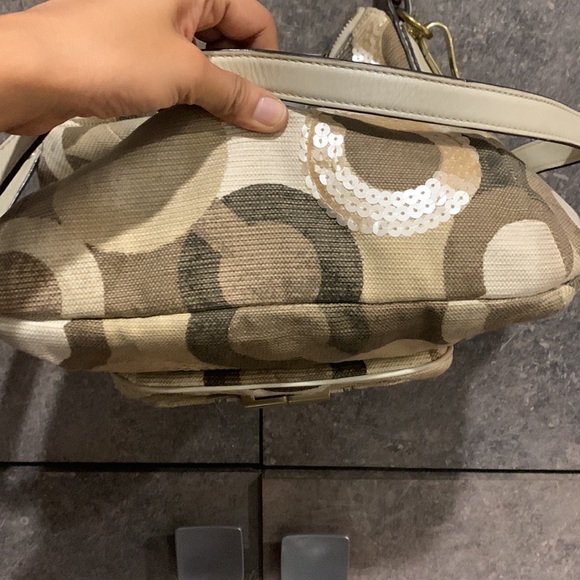 Authentic Coach sequinned hobo in mint condition. - Picture 6 of 8